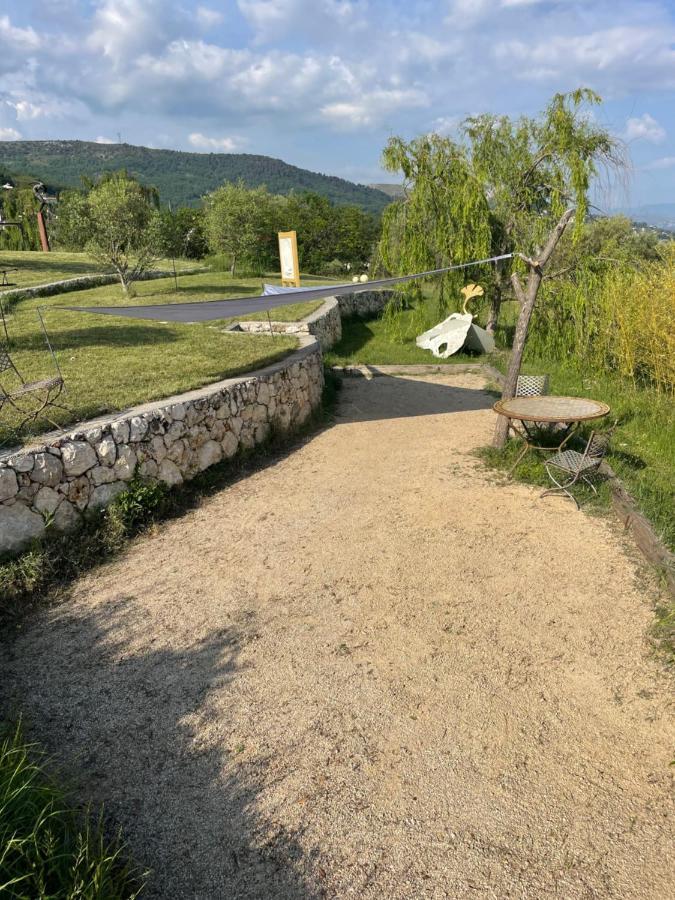 Bed and Breakfast Les 4 Elements Tourrettes-sur-Loup Exteriér fotografie