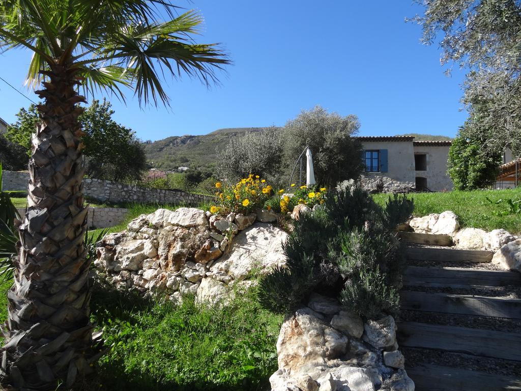 Bed and Breakfast Les 4 Elements Tourrettes-sur-Loup Exteriér fotografie