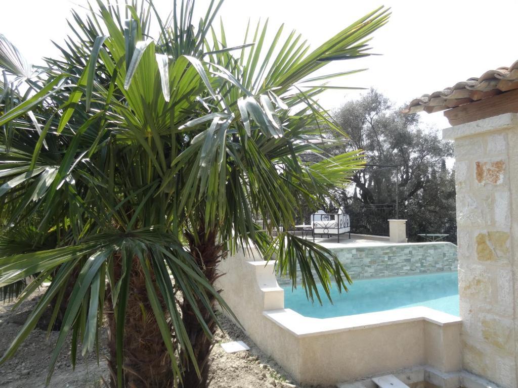 Bed and Breakfast Les 4 Elements Tourrettes-sur-Loup Exteriér fotografie