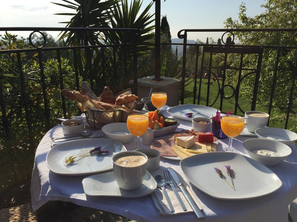 Bed and Breakfast Les 4 Elements Tourrettes-sur-Loup Exteriér fotografie